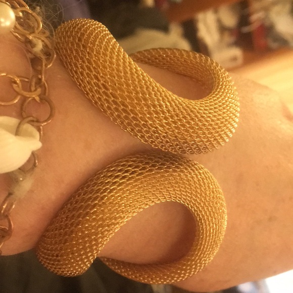 NWT. Bracelet. Hinged. Gold. Mesh. - Picture 4 of 6